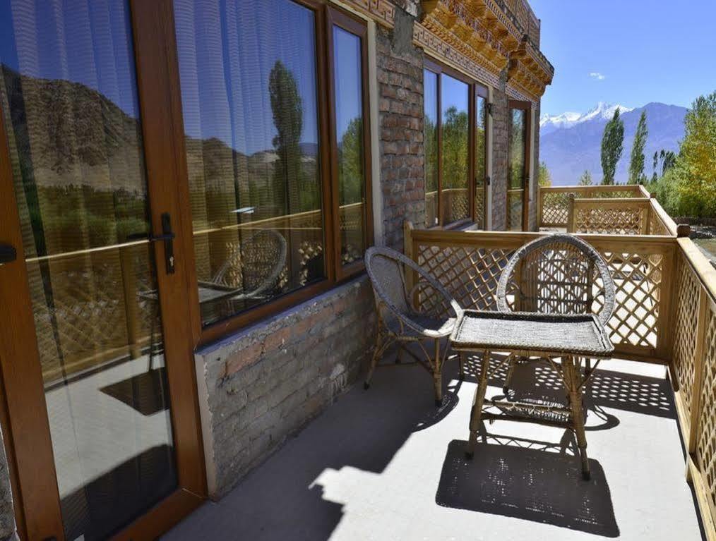 מלון לה Himalayan Residency Ladakh מראה חיצוני תמונה