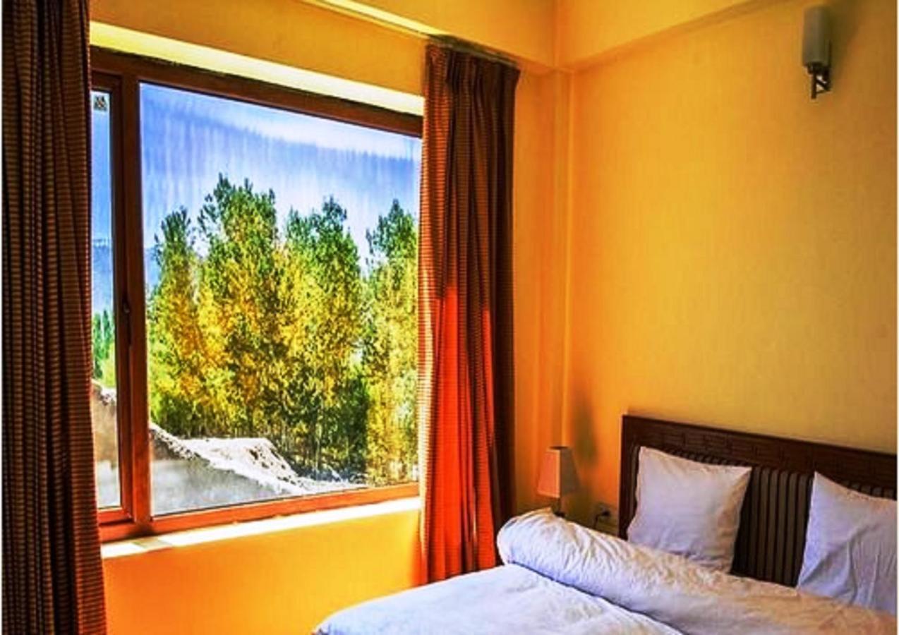 מלון לה Himalayan Residency Ladakh מראה חיצוני תמונה