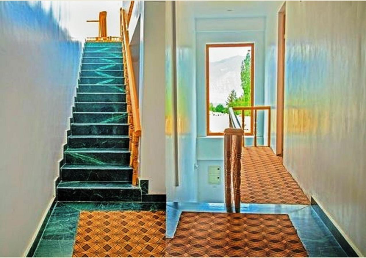 מלון לה Himalayan Residency Ladakh מראה חיצוני תמונה