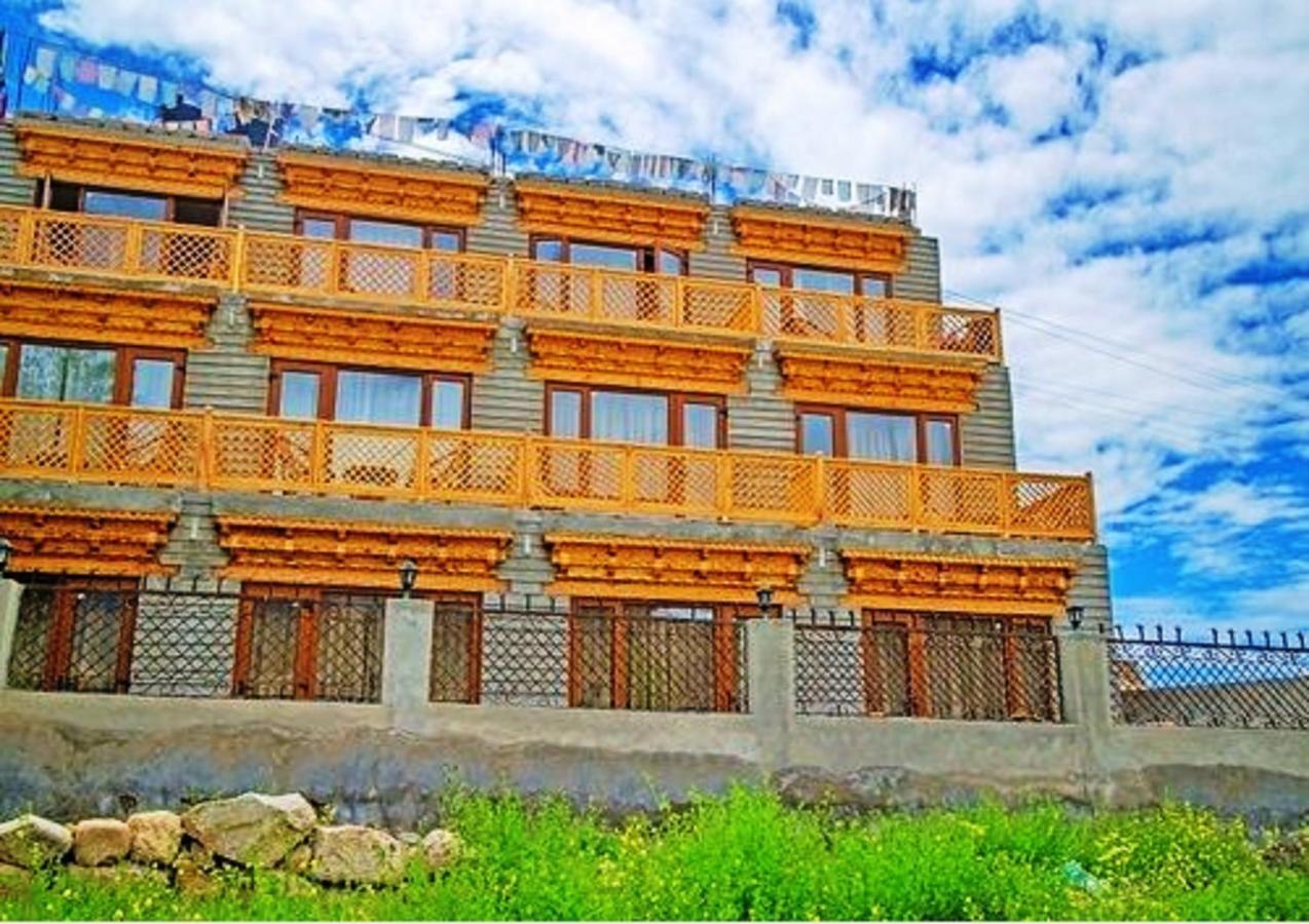 מלון לה Himalayan Residency Ladakh מראה חיצוני תמונה