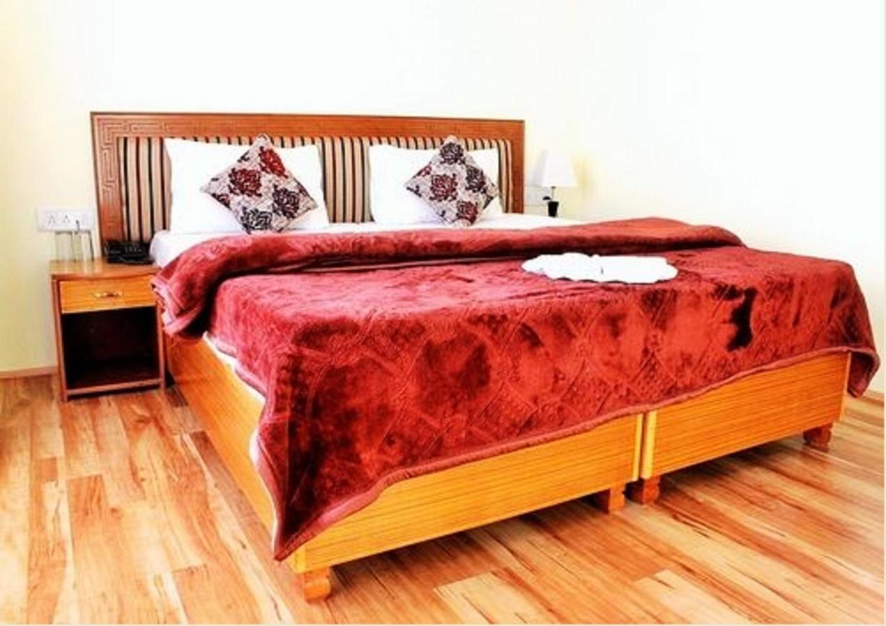 מלון לה Himalayan Residency Ladakh מראה חיצוני תמונה
